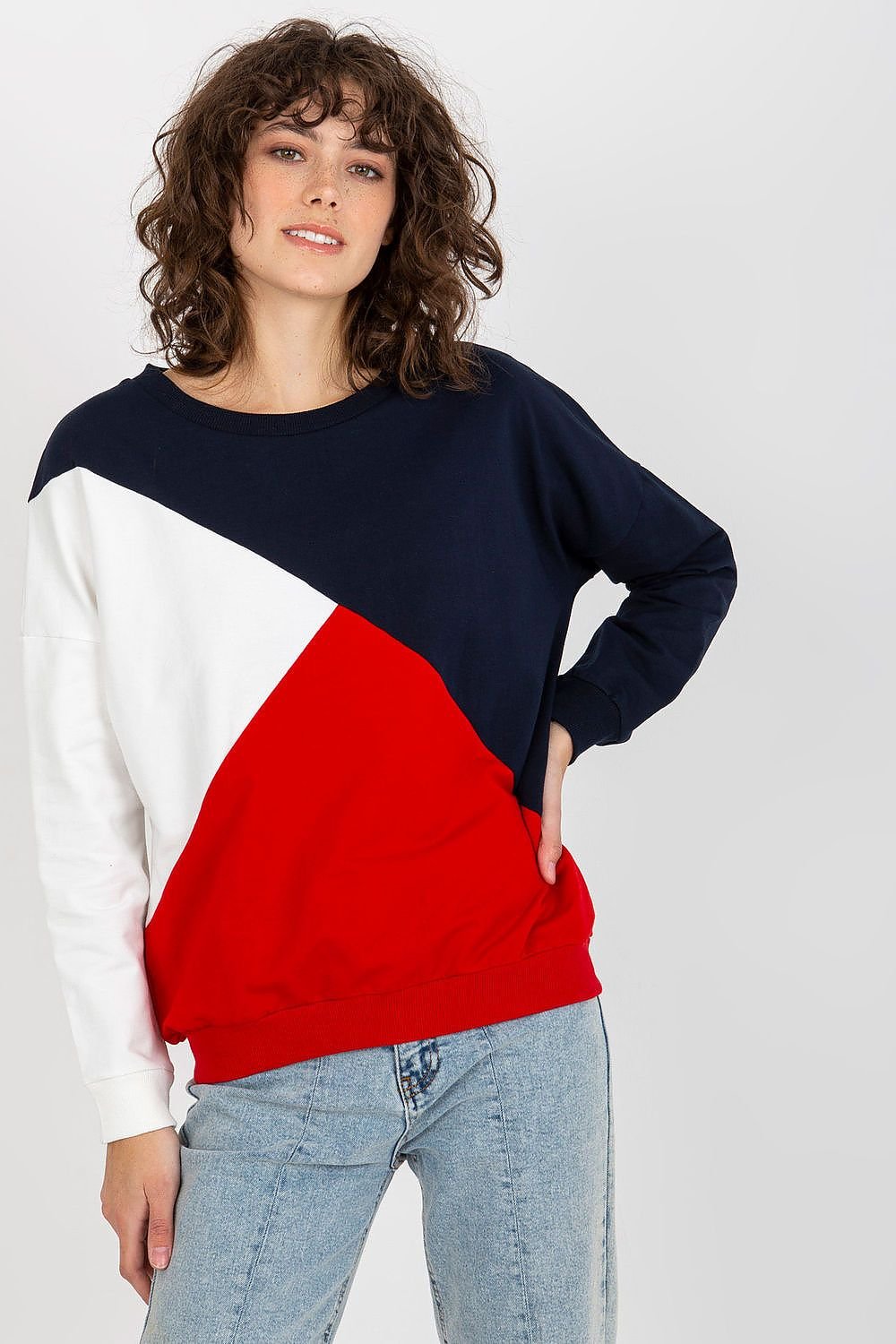 Sweatshirt model 175194 Relevance