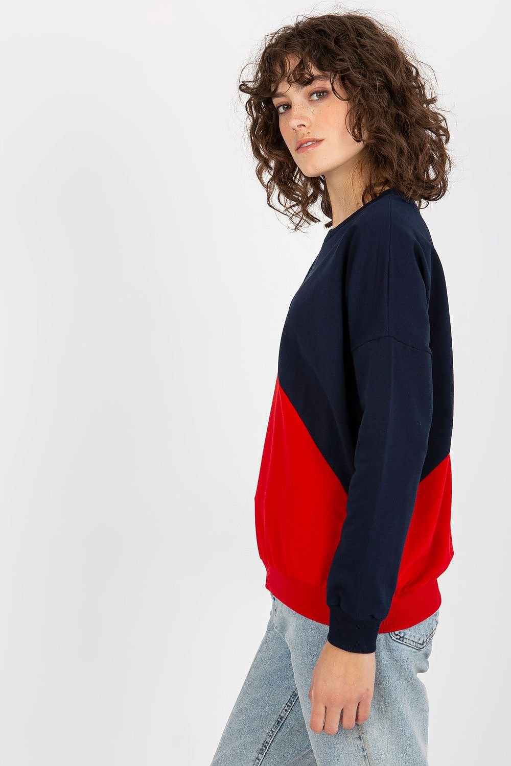 Sweatshirt model 175194 Relevance